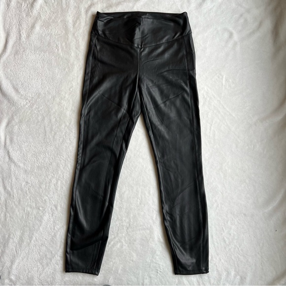 New Reitmans Black Faux Leather Pants - Picture 12 of 12
